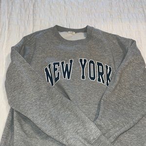BRANDY MELVILLE crewneck